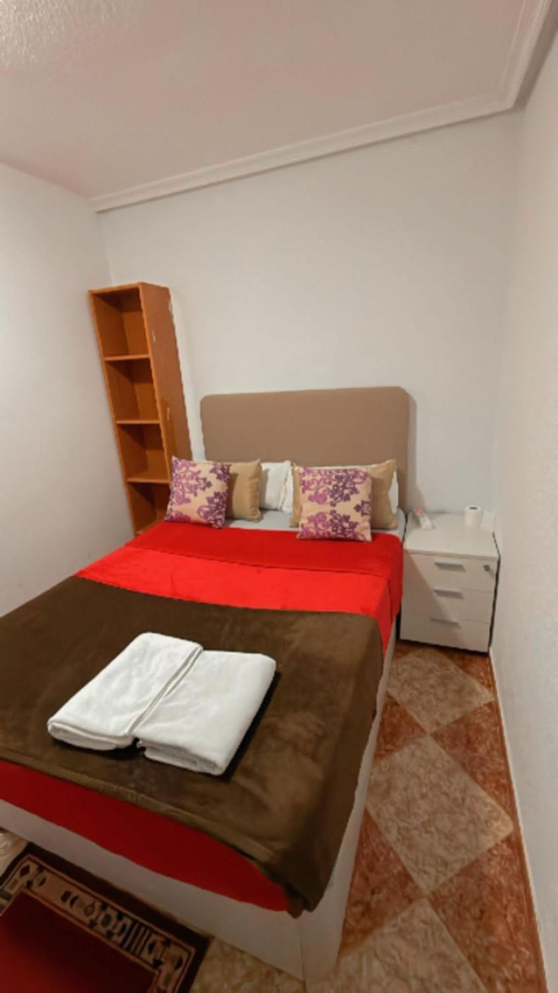 Ego Swift Andevalos Casa de hóspedes Madri
